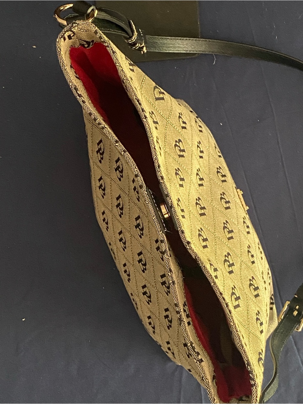 NWOT Dooney & Bourke Signature Monogram Tote Beige/Black Jacquard w/ Red Lining - Picture 10 of 16